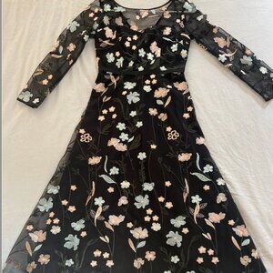 NWT Karl Lagerfeld Long Sleeve Embroidered Lace-Front Sheath Maxi Dress Black 0